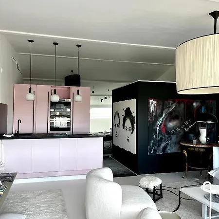 Tres Bel Type Loft Avec Terrasse, Quartier Saint-augustin A Lejlighed