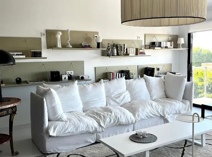 Lejlighed Tres Bel Type Loft Avec Terrasse, Quartier Saint-augustin A *