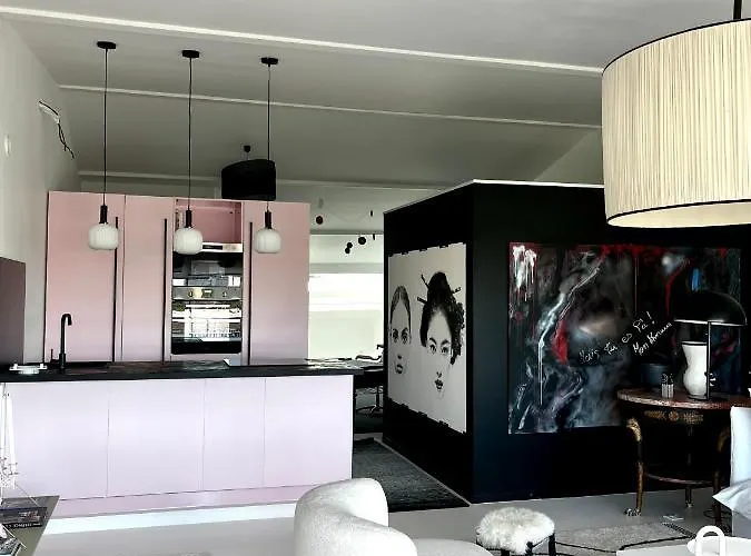 Tres Bel Type Loft Avec Terrasse, Quartier Saint-augustin A Lejlighed